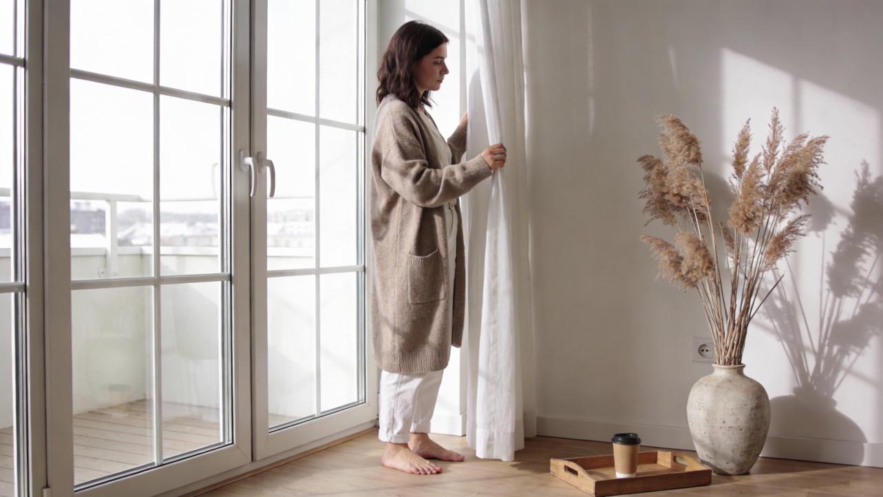Accordion Curtains vs. Lightweight Barn Doors: Which Is More Practical for Hiding Clutter?
