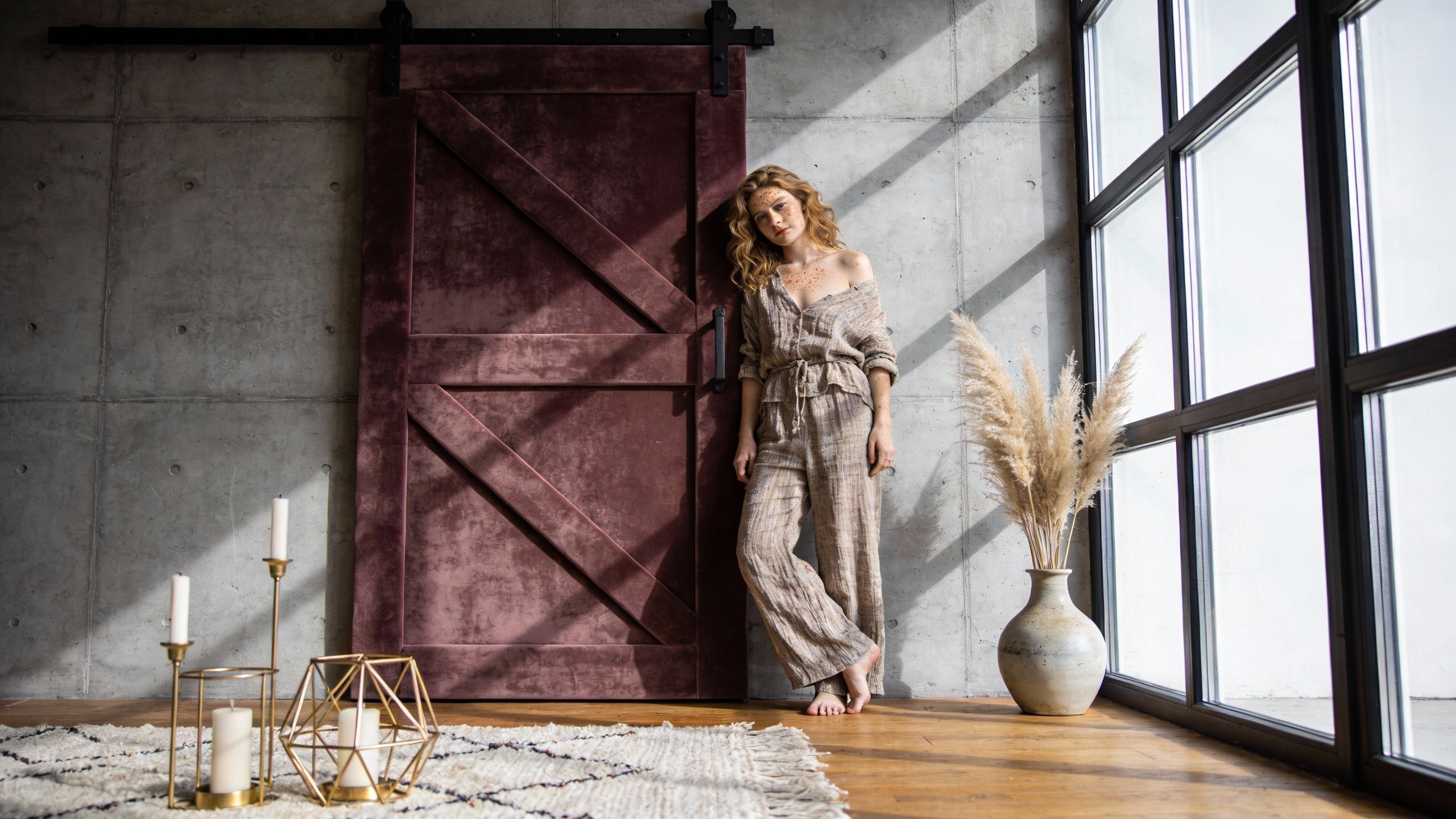 Rise of Tactile Design: Why Velvet and Leather-Wrapped Barn Doors Are Popular in Luxury Homes
